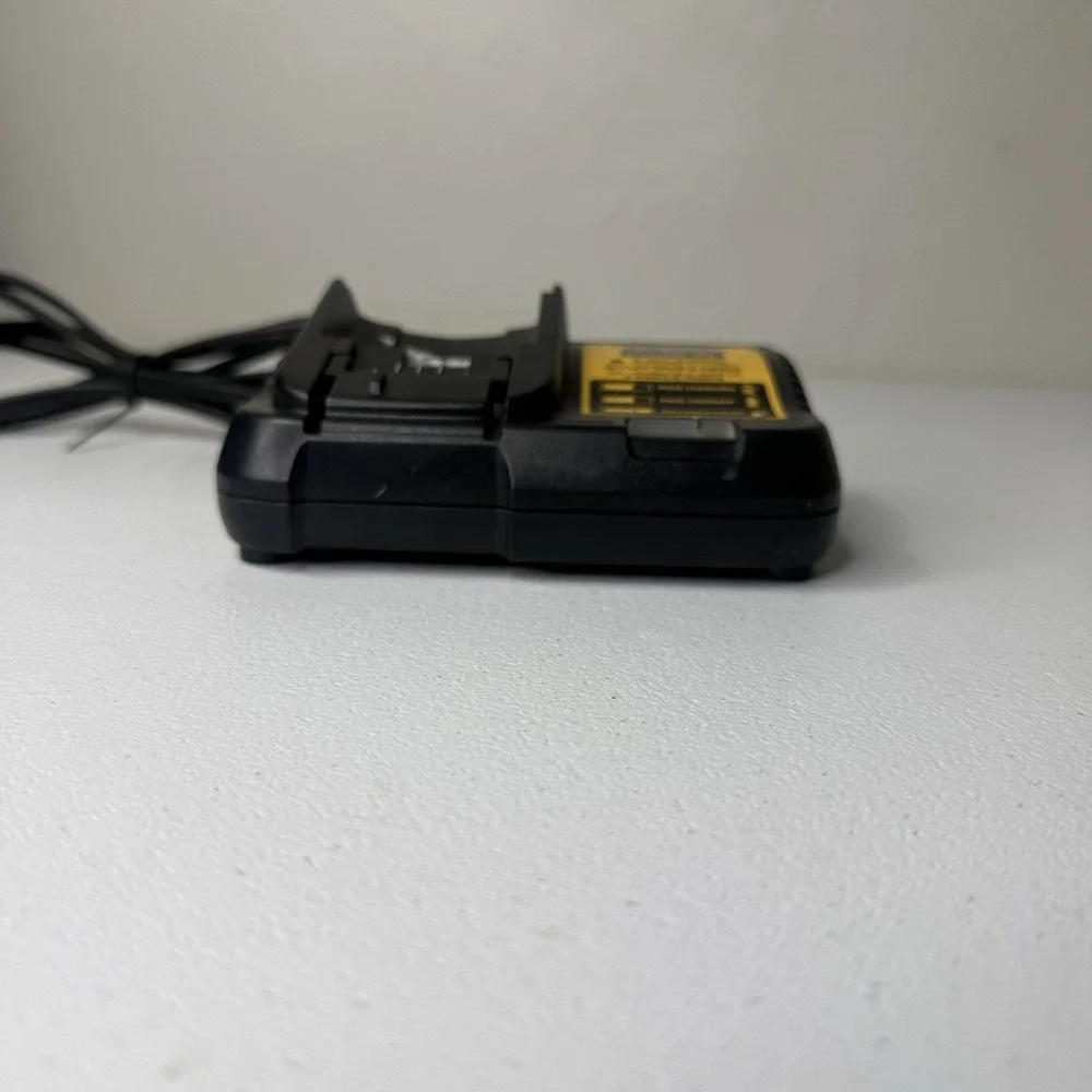 DEWALT DCB115 Lithium-Ion 12v 20v Battery Charger USED